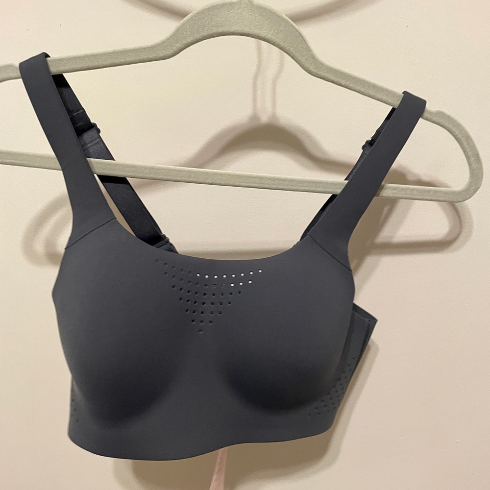 NWT sports bra